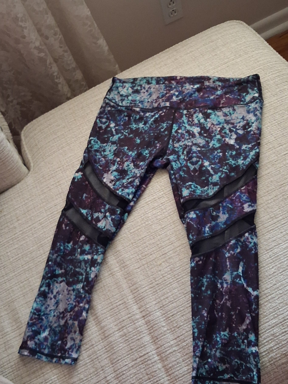 Women's Fabletics Capri-Length Legging, Size L